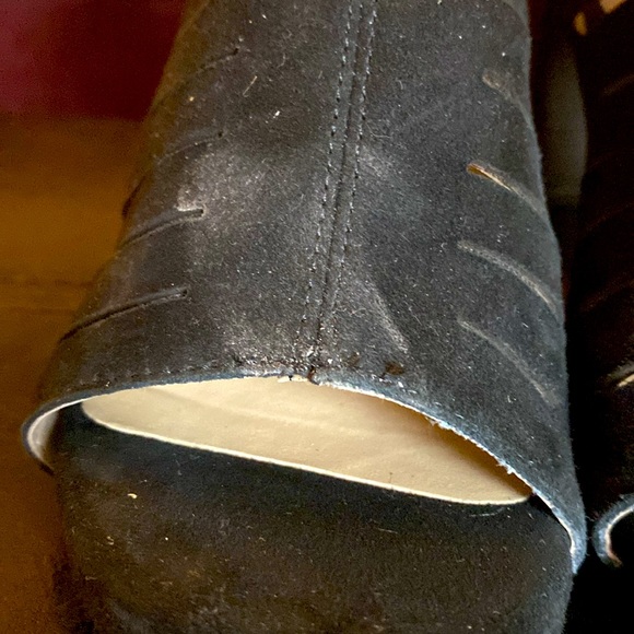 Adrienne Vittadini Heels - Picture 2 of 4